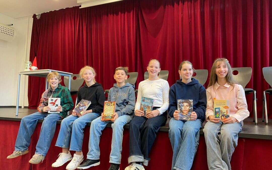 Vorlesewettbewerb begeistert im Theatersaal