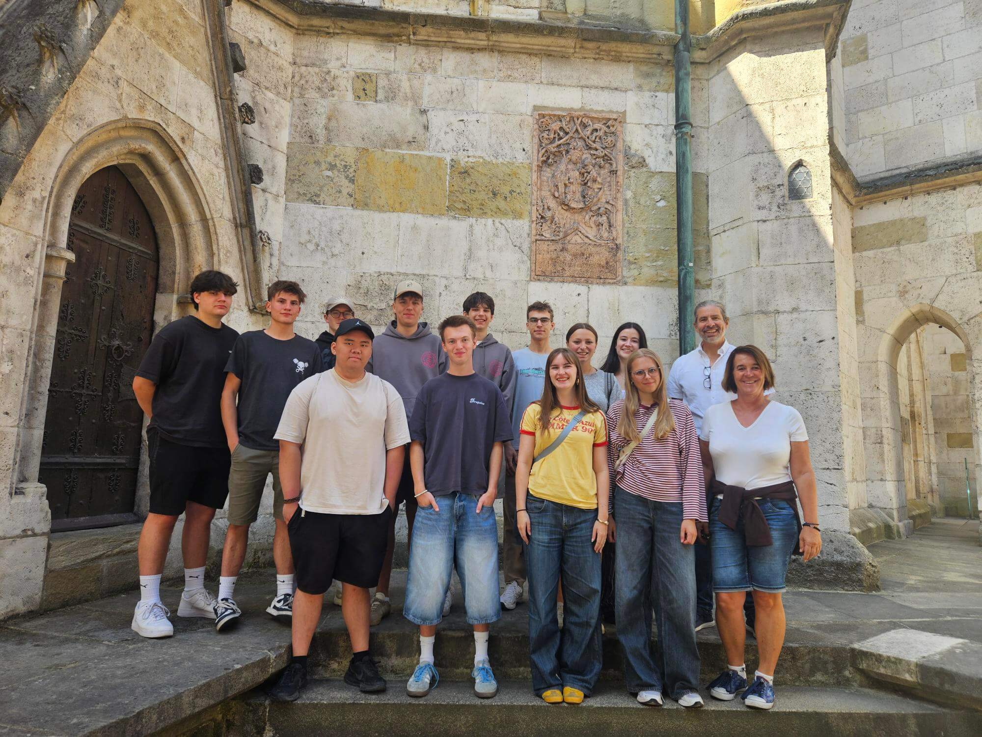 Leistungsfach Geschichte 12 in Regensburg Vor dem Regensburger Dom